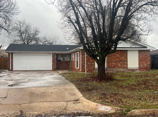 719 Sunnybrook Ln, Enid, OK 73703