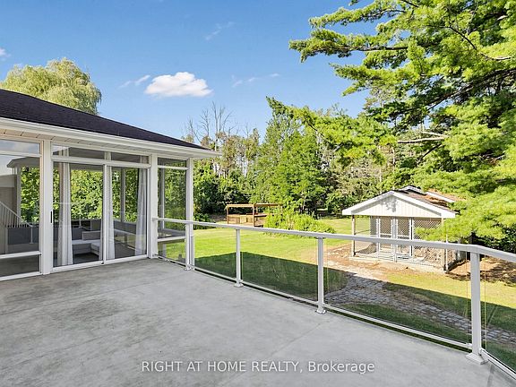 5th image of 3016 Cole Rd