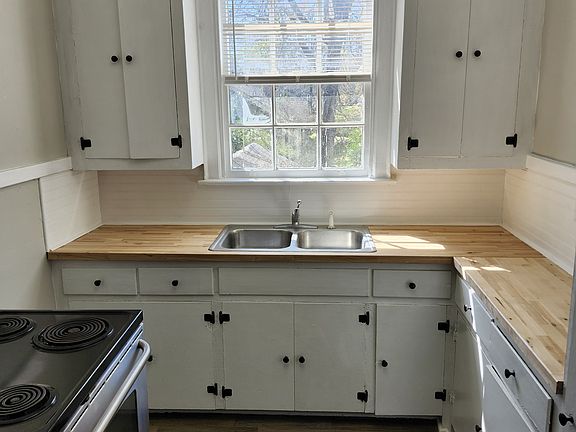 4th image of 906 E Fairview Ave #904-B
