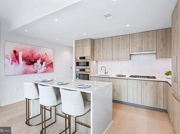 1201 N Royal St #313M, Alexandria, VA 22314