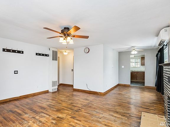 4th image of 4495 Hawthorne Ave W