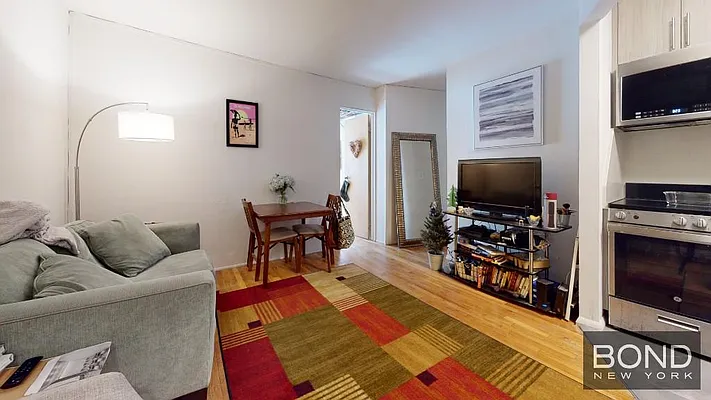 Rented by Bond New York | media 3