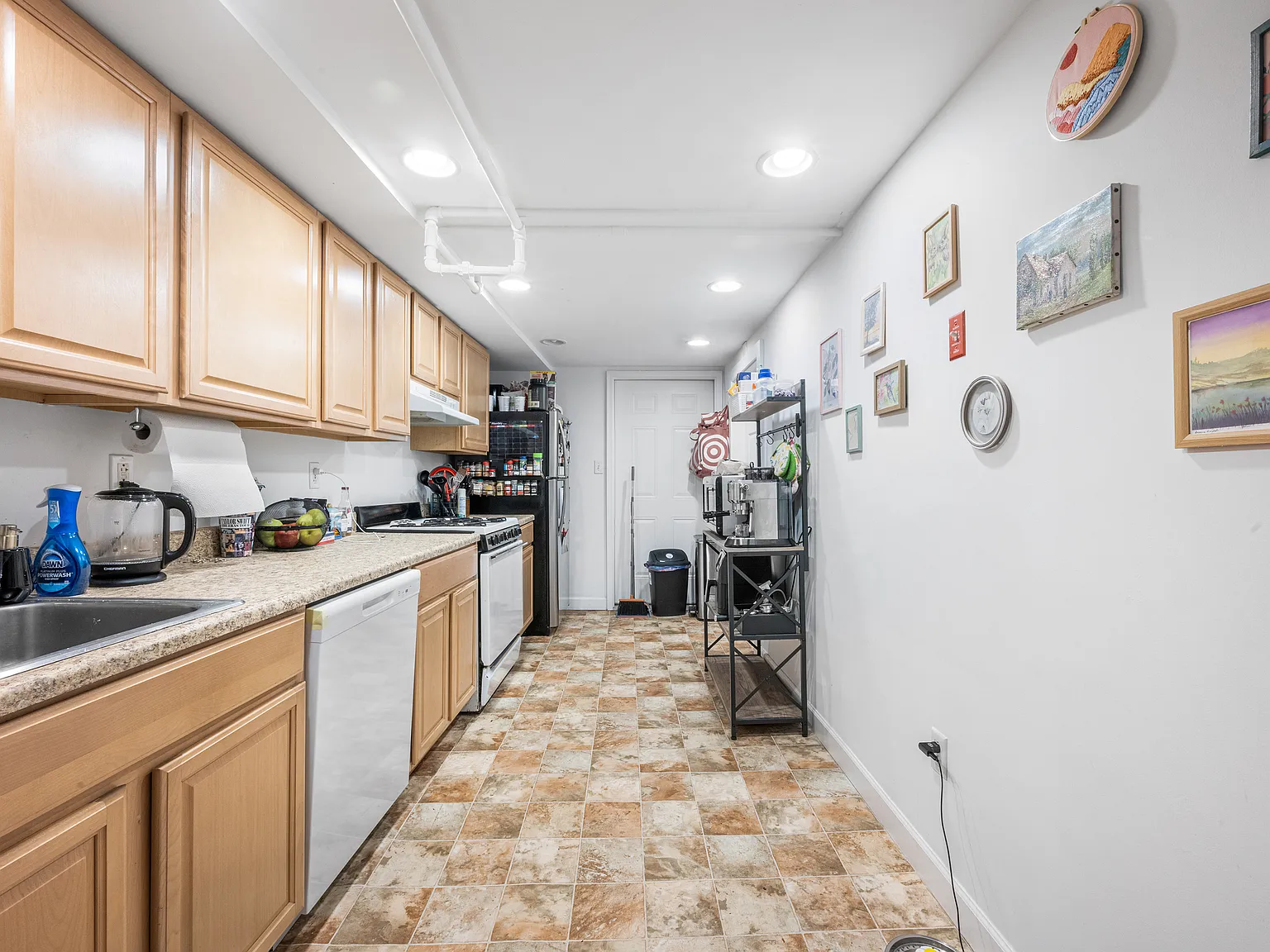 2 bed, 960 sqft, $2,195 — Photo 2