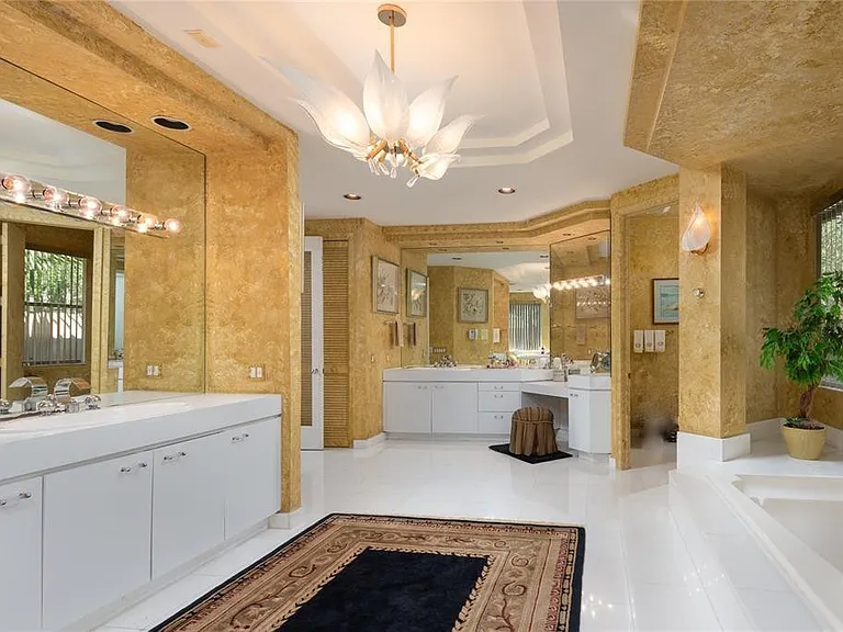 3190 Willow Ln — Photo 14