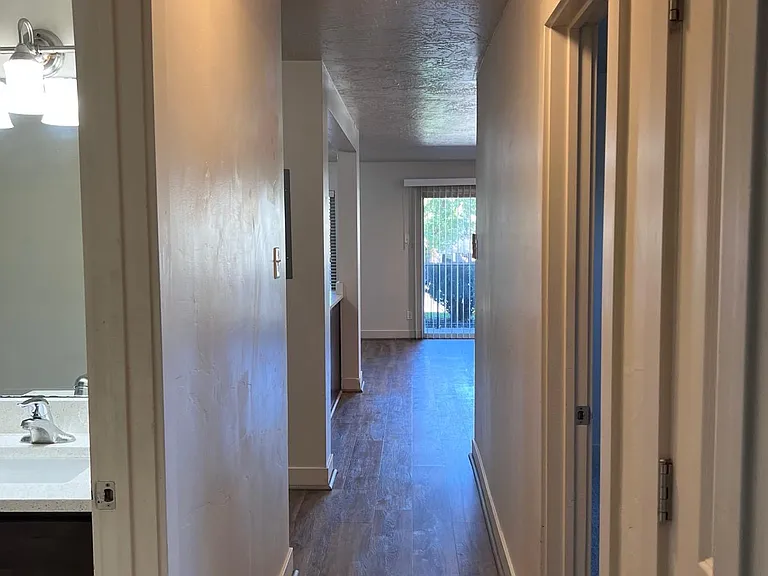 Harrison Pointe Apartments — Photo 9
