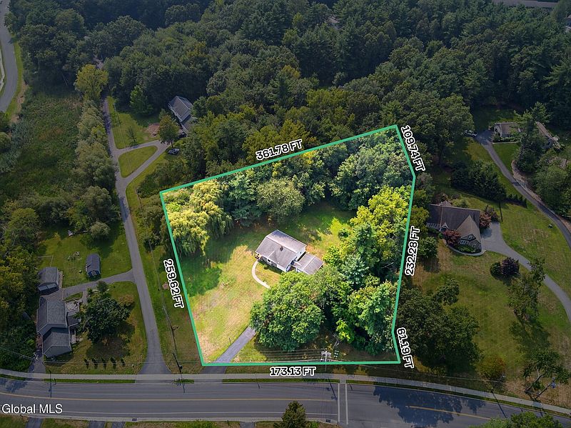 3rd image of 6220 Johnston Road