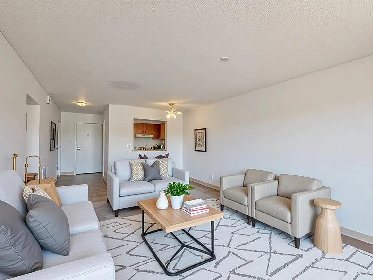 Madeira Flats- Utilities Included! — Photo 13