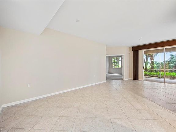 3rd image of 9211 Palmetto Ridge Dr APT 102