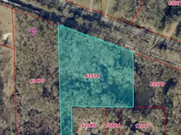 W Commerce Ave, Gladewater, TX 75647