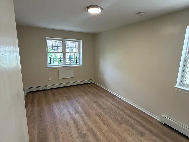 1051 Cauldwell Ave #1 — Photo 10