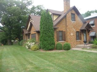 2447 28th St, Moline, IL 61265