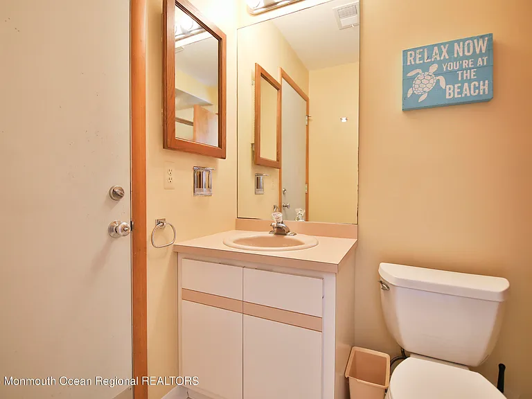 21 Brown Ave — Photo 25