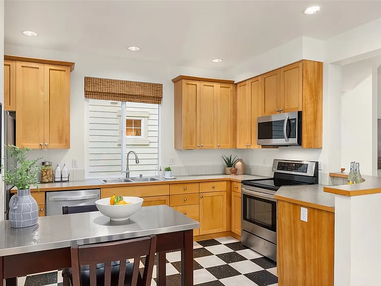 300 Wyatt Way NE #1 — Photo 11