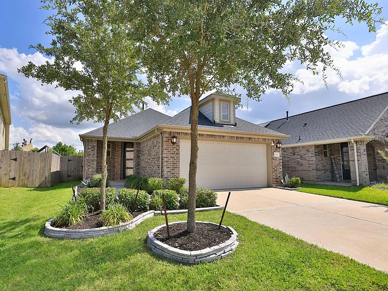 31115 Albany Brook Ln — Photo 1