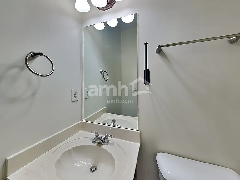 308 Meeting St — Photo 17