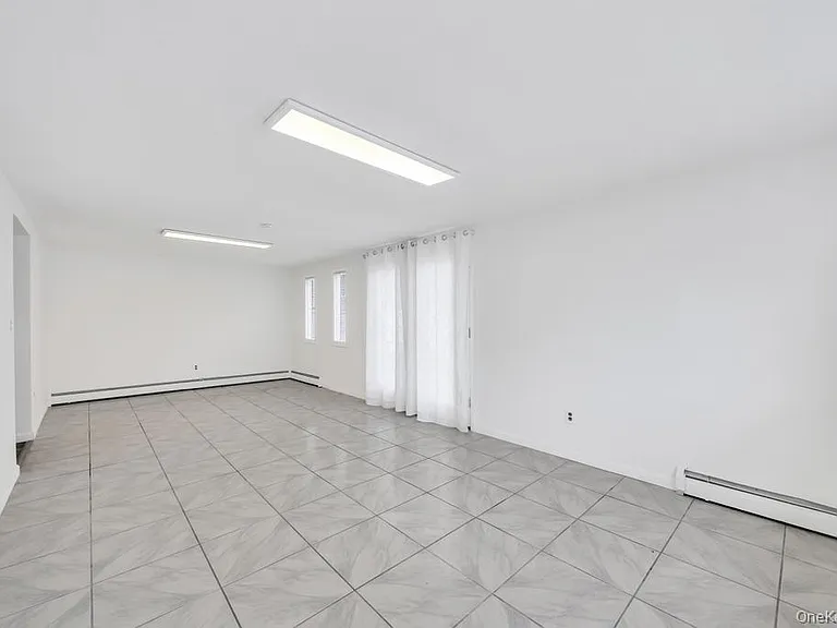 405 Massapequa Ave — Photo 24
