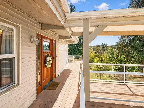 555 E Hemmi Road, Lynden, WA 98264