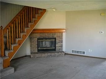 2nd image of 505 NE Brookwood Cir