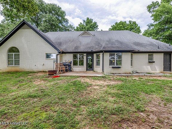 4th image of 1605 Windy Ln