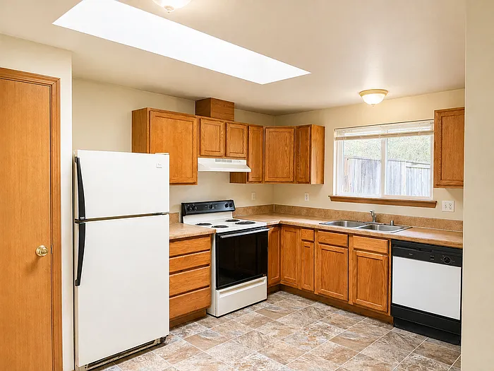 2 bed, 1.0 bath, 900 sqft, $1,731 — Photo 3
