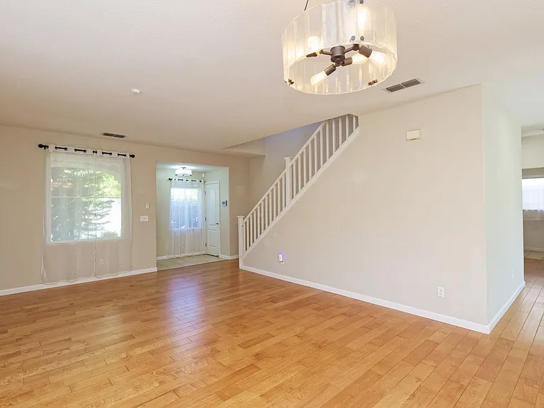 1012 Trailside Dr — Photo 9