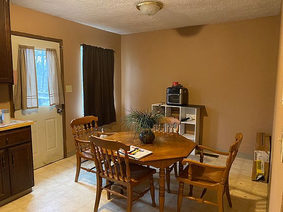 5th image of 226 Hickory Dr