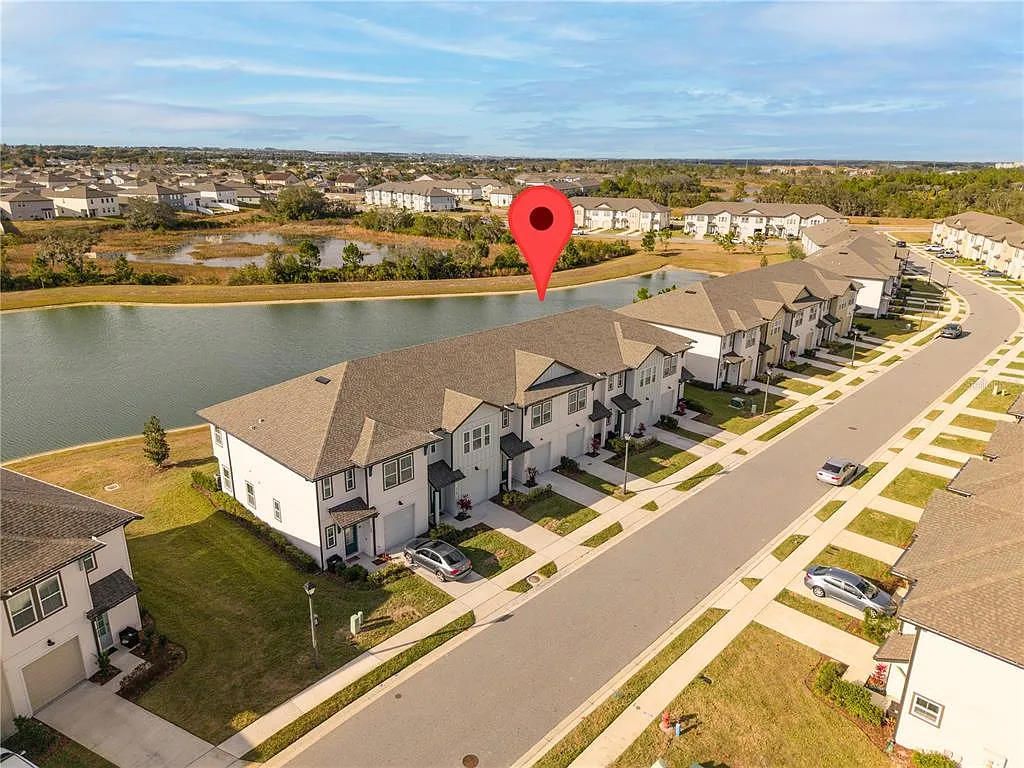 3 bed, 2.0 bath, 1622 sqft, $2,900 — Photo 3