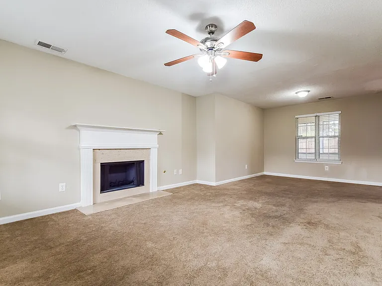 4405 Grove Dr NW — Photo 5