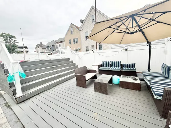 69 Humphrey Avenue image 39 of 41