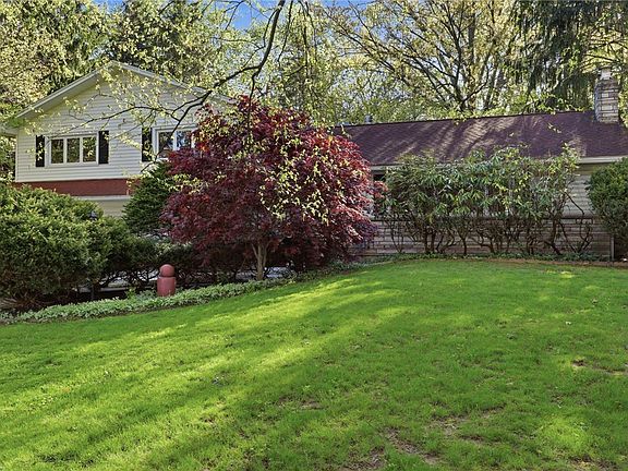 3rd image of 58 Landsdowne Ln