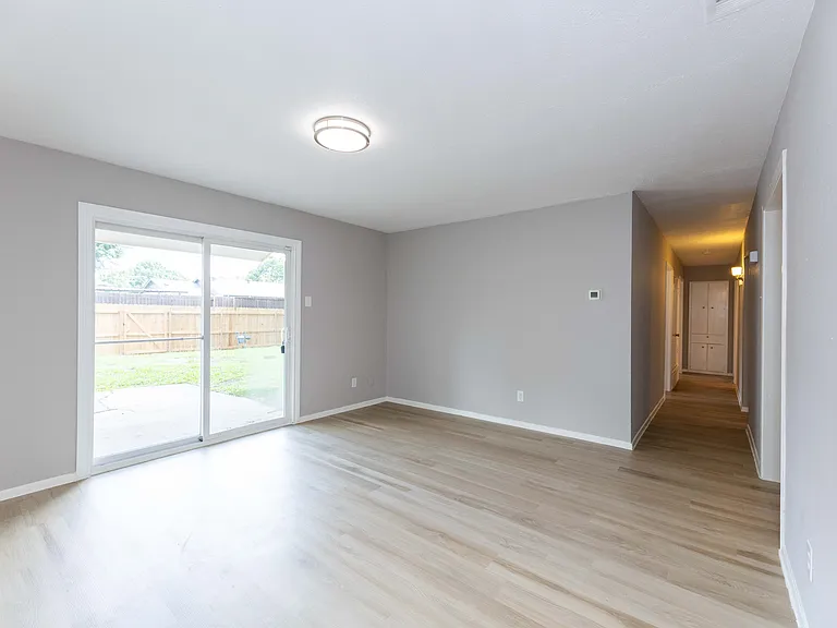 1505 McDonald Dr — Photo 8