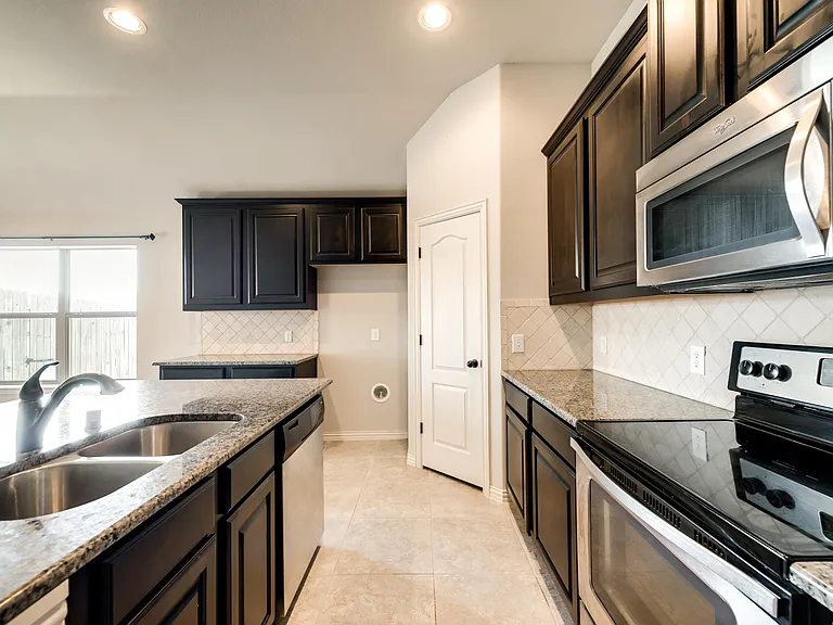 236 Archer Way — Photo 4