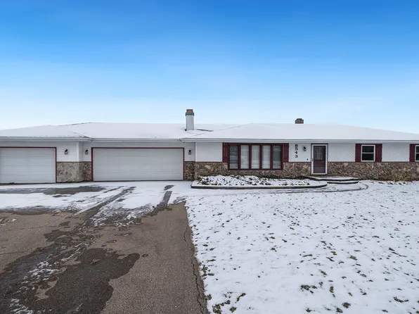 8543 Valley View Dr, Byron, IL 61010