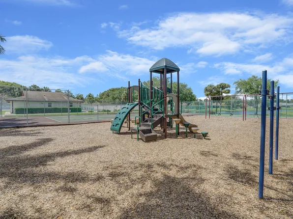 1836 Edgewater Drive, Boynton Beach, FL 33436