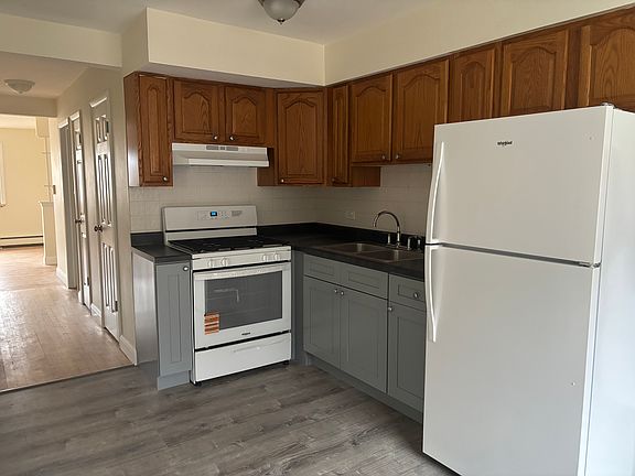 3rd image of 4728 N Olcott Ave #1