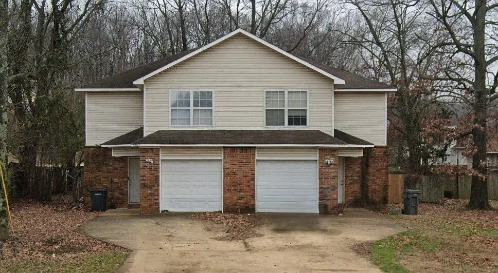 3 bed, 2.5 bath, 1220 sqft, $1,250 — Photo 1