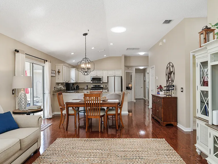 2374 Ridgeway Ct — Photo 8
