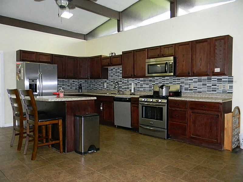 1st image of 2106 Crestwood Dr