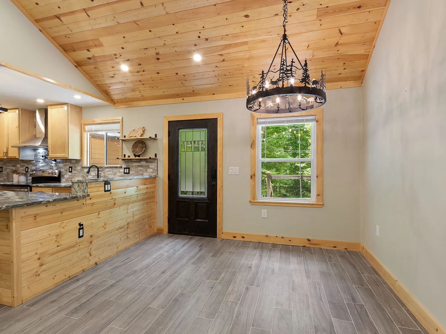 3 bed, 1464 sqft, $2,150 — Photo 3