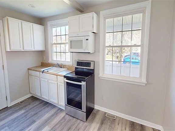 5th image of 3307 Arlington Pl