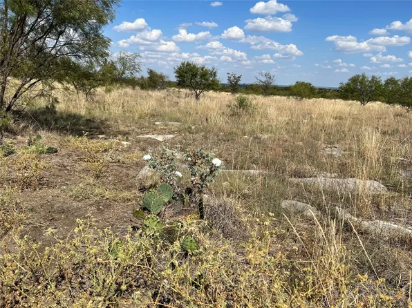 611 Cr, Hamilton, TX 76531