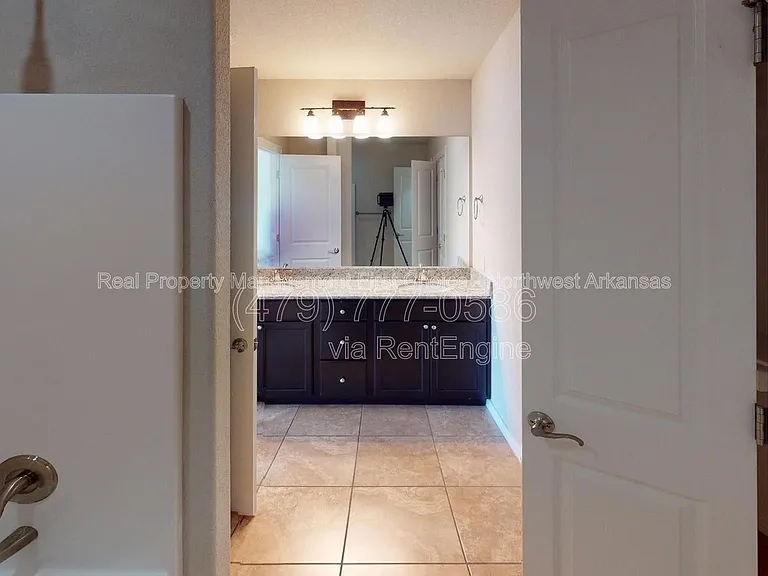 2711 W Shasta Rd — Photo 6