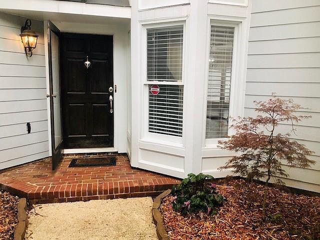 Charming entry to townhome