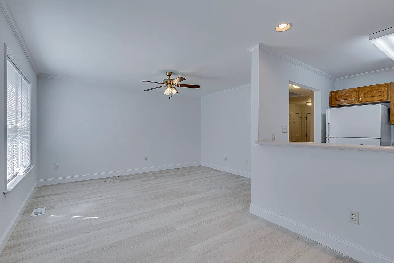 3 bed, 2.5 bath, 1286 sqft, $1,650 — Photo 4