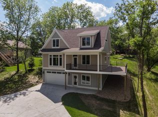 811 East St, Mantorville, MN 55955