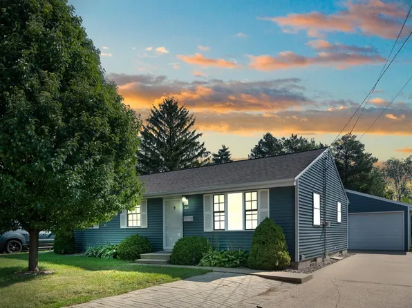 621 S 6th St, De Pere, WI 54115