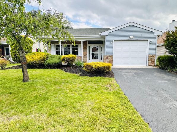 10 Dartmoor Pl
