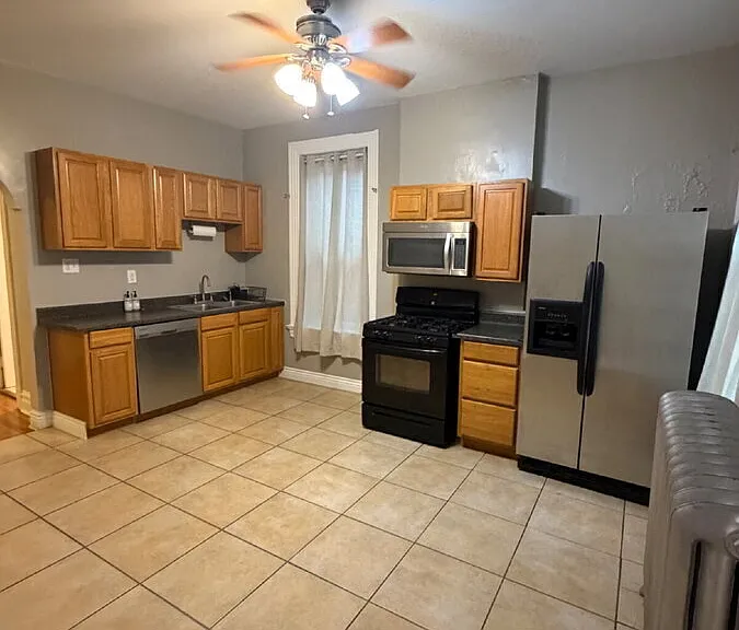 2211 Jules St #2F — Photo 12