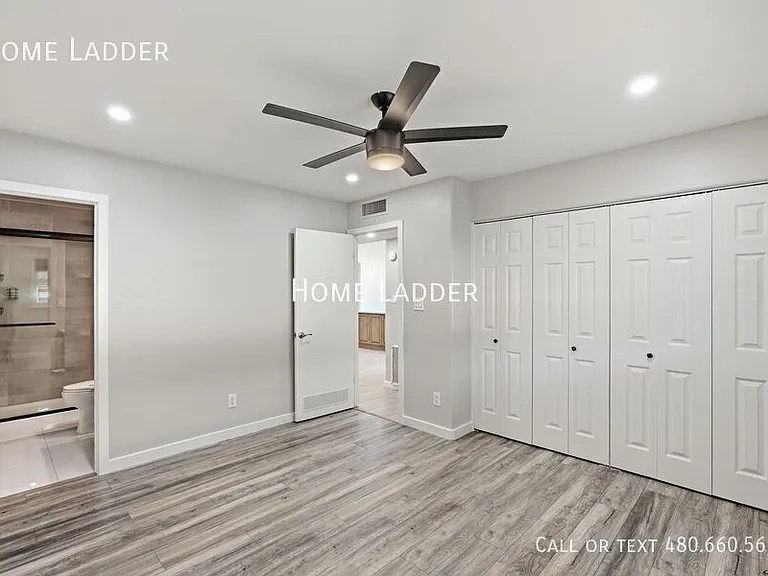 5849 N 81st St — Photo 13
