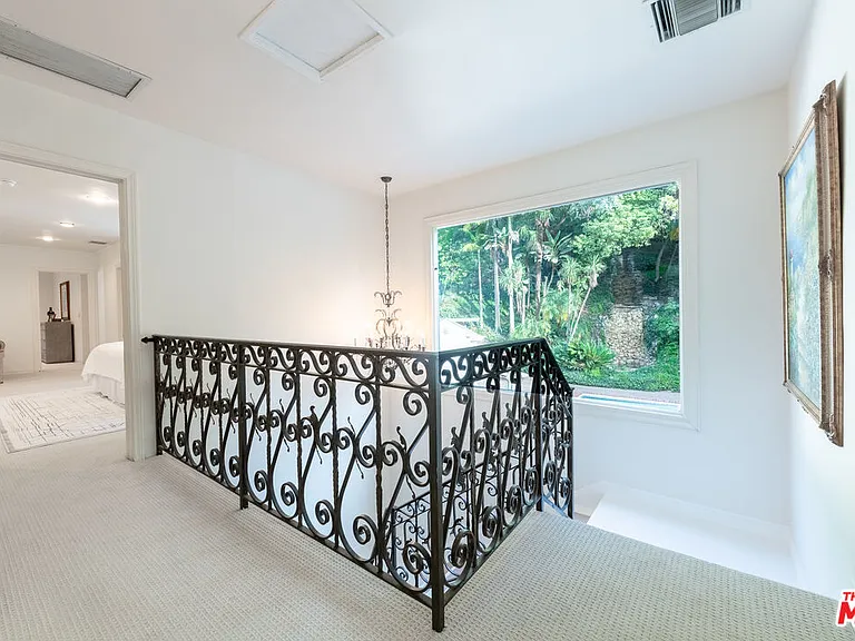 1148 Coldwater Canyon Dr — Photo 22